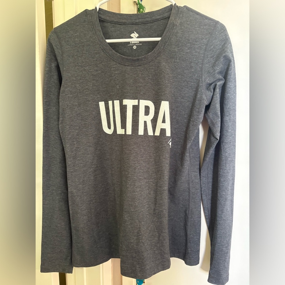 Rabbit ULTRA Women's Charcoal Long Sleeve Tee
